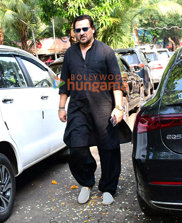photos hrithik roshan saba azad and others attend zarine khans condolence 2 2