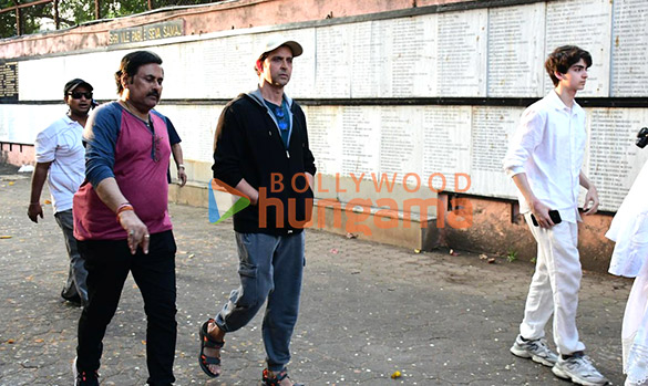 photos hrithik roshan saba azad and others attend zarine khans condolence 613 4