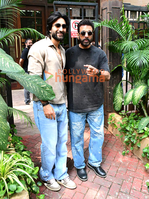 photos jaaved jaaferi meezaan jafri naved jaffrey and ravi behl snapped outside tuscany apartment in khar 6