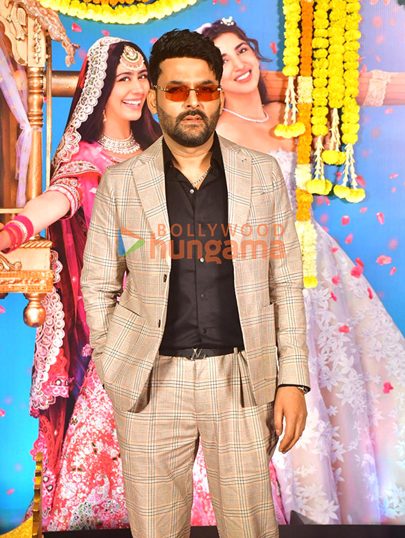 photos kapil sharma parul gulati hira warina ayesha khan and others grace the trailer launch of kis kisko pyaar karoon 2 444 5