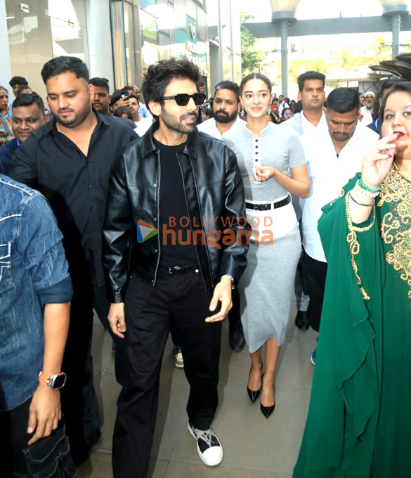 photos kareena kapoor khan kartik aaryan ananya panday and jannat zubair rahmani snapped at spectacular saudi event in mumbai 5