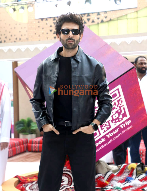photos kareena kapoor khan kartik aaryan ananya panday and jannat zubair rahmani snapped at spectacular saudi event in mumbai 6790 5
