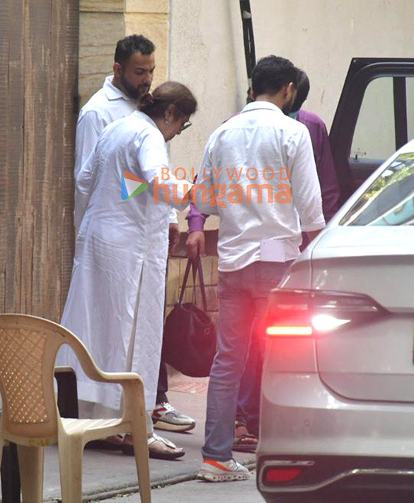 photos manisha koirala asha parekh and kirron kher snapped at sunny deols house in juhu 2