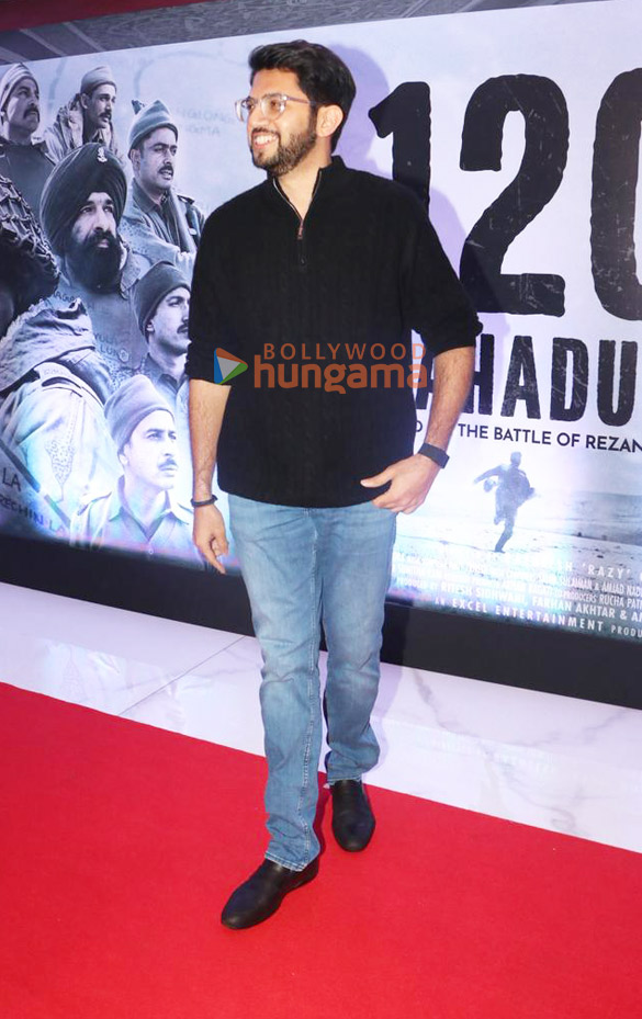 photos ranveer singh tiger shroff karan johar arjun kapoor and others grace the premiere of 120 bahadur 3
