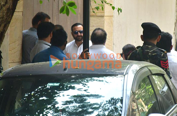 photos saif ali khan karisma kapoor and kunal kapoor snapped at sunny deols house in juhu 1