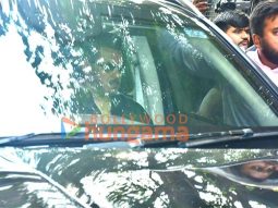 Photos: Salman Khan, Aamir Khan, Amitabh Bachchan, Abhishek Bachchan and others snapped attending late Dharmendra’s last rites