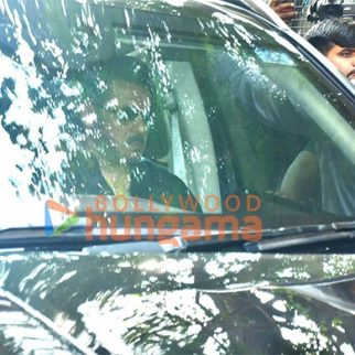Photos: Salman Khan, Aamir Khan, Amitabh Bachchan, Abhishek Bachchan and others snapped attending late Dharmendra’s last rites
