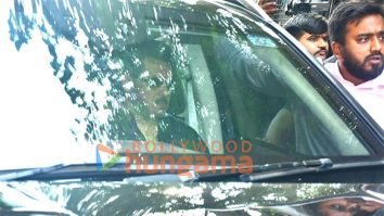 Photos: Salman Khan, Aamir Khan, Amitabh Bachchan, Abhishek Bachchan and others snapped attending late Dharmendra’s last rites