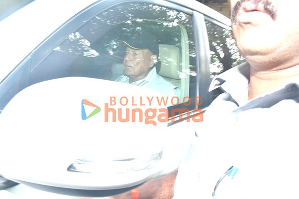 photos salman khan aamir khan amitabh bachchan abhishek bachchan and others snapped attending late dharmendras last rites 2