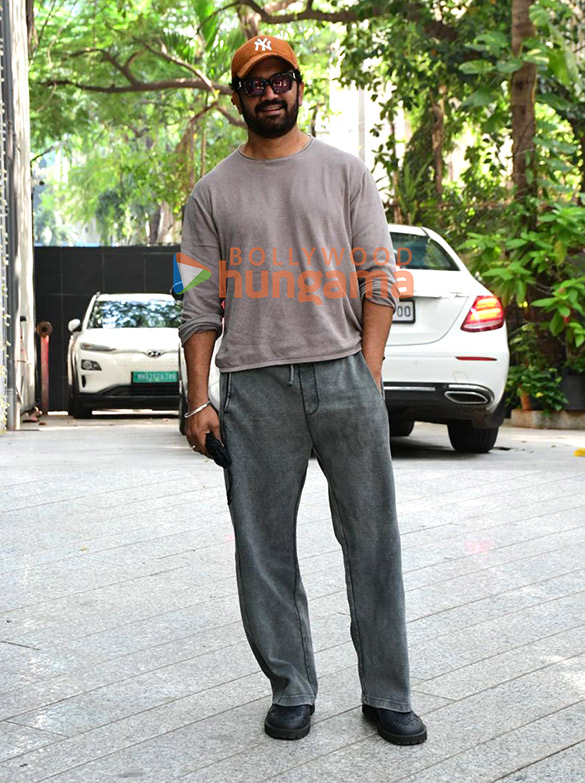 photos sharad kelkar snapped outside maddock films office 3