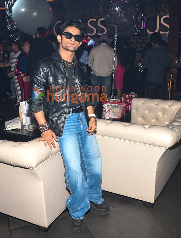 photos siddharth nigam hosts a glittering birthday extravaganza for his mother vibha nigam 14
