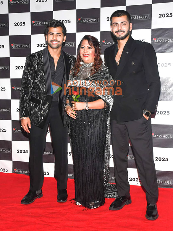 Photos: Siddharth Nigam hosts a birthday extravaganza for his mother Vibha Nigam Photos: Siddharth Nigam hosts a birthday extravaganza for his mother Vibha Nigam