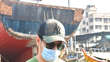 Photos: Sidharth Malhotra snapped at Versova jetty