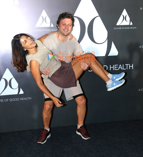 photos suniel shetty shriya saran sonu sood and others grace the launch of a29 wellbeing 940 14