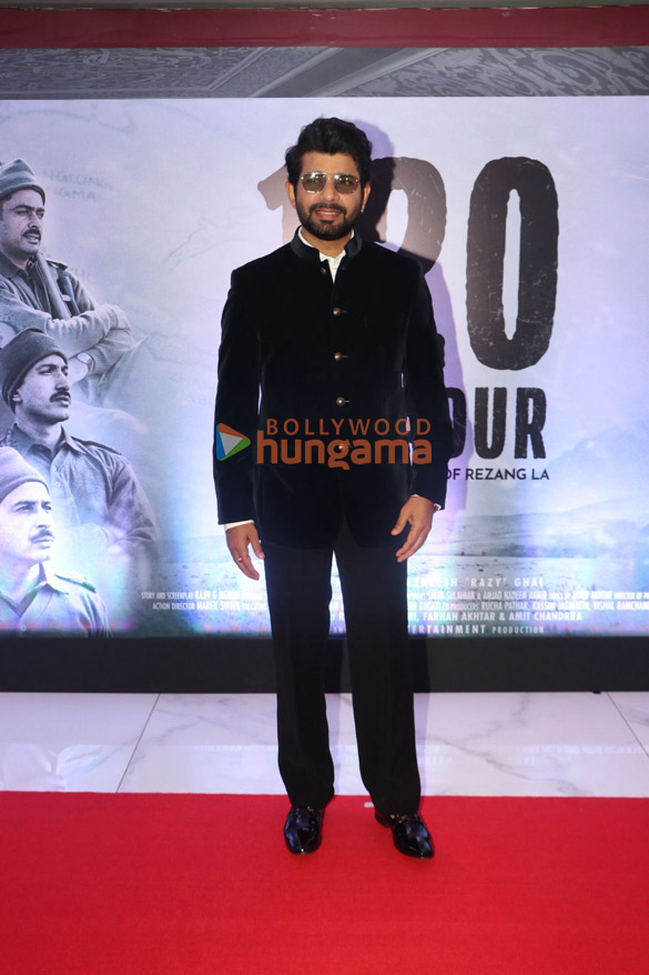 photos tiger shroff karan johar arjun kapoor and others grace the premiere of 120 bahadur 1