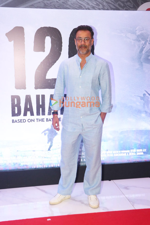 photos tiger shroff karan johar arjun kapoor and others grace the premiere of 120 bahadur 2098 12