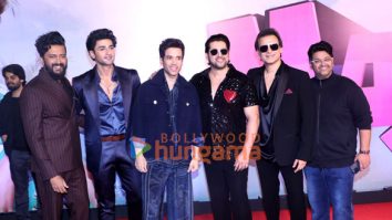 Photos: Tiger Shroff, Vivek Oberoi, Riteish Deshmukh, Aftab Shivdasani and others grace the premiere of Mastiii 4