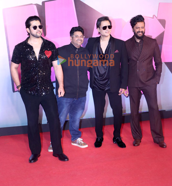 photos tiger shroff vivek oberoi riteish deshmukh aftab shivdasani and others grace the premiere of mastiii 4 8