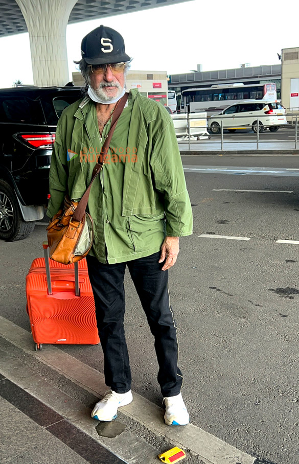 photos yami gautam dhar and shakti kapoor snapped at the airport 4