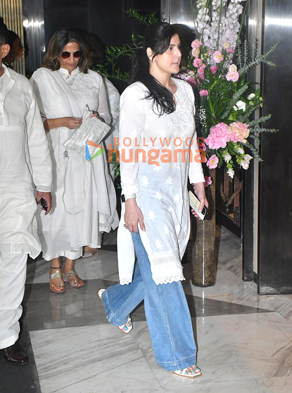 photos zayed khan sanjay khan and others attend late zarine katrak khans prayer meet 612 10