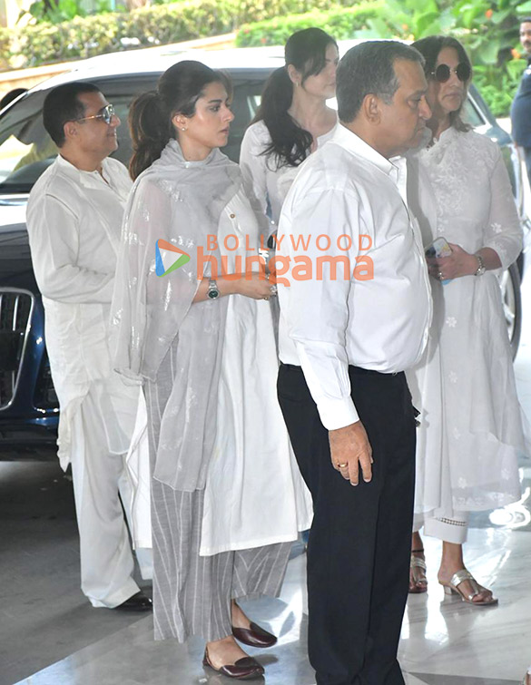 photos zayed khan sanjay khan and others attend late zarine katrak khans prayer meet 612 15