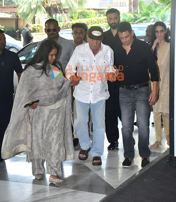 photos zayed khan sanjay khan and others attend late zarine katrak khans prayer meet 612 27