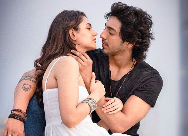 ब्रांड अहनीत - भारत की सबसे बड़ी जेन ज़ेड ऑन-स्क्रीन जोड़ी! | सैयारा स्टार्स के लिए 10 बड़े ब्रांड: अहान का आइकॉनिक 5 और अनीत का फैब 5 पहली बार विज्ञापन के इतिहास को फिर से लिखेंगे