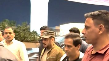 Salman Khan spotted at the airport, keeping it cool and stylish as always