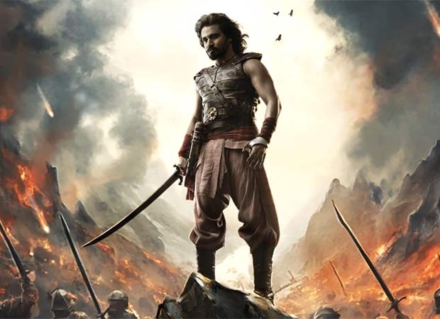 वियतनामी तलवारबाज़ी विशेषज्ञों ने निखिल सिद्धार्थ की स्वयंभू की स्टंट टीम को प्रशिक्षित किया