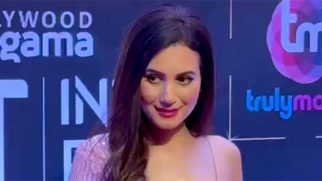 Anusmriti Sarkar shines at the Bollywood Hungama OTT Awards with elegance & grace