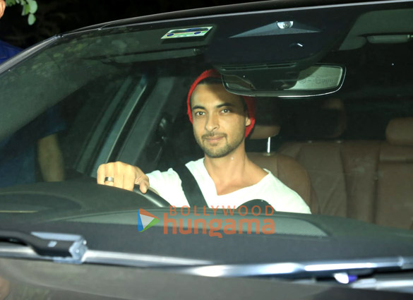 celebs snapped at salman khans birthday bash at his farmhouse in panvel 1