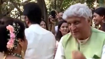 Javed Akthar’s cute dance on a retro song