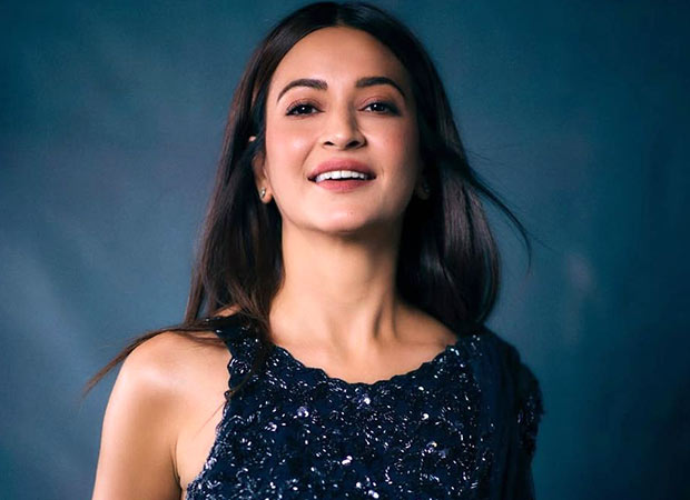 Kriti Kharbanda issues public alert over WhatsApp identity theft: "Not cool. Not my number"