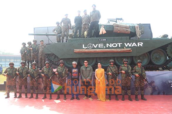 photos agastya nanda simar bhatia jaideep ahlawat sriram raghavan and others snapped at the special ceremony celebrating the bravery of second lieutenant arun khetarpal 8