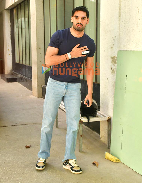 photos ahan shetty snapped in juhu 5