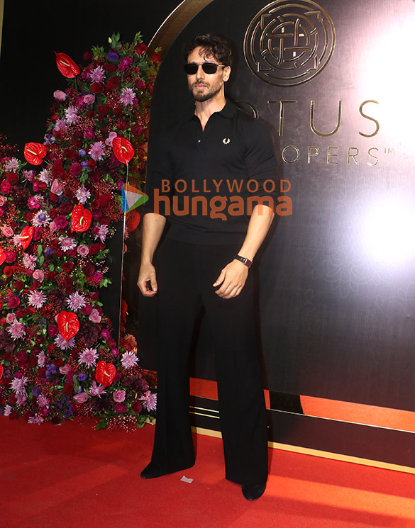 photos ajay devgn tiger shroff shriya saran elli avrram and others attend anand pandits birthday bash 2