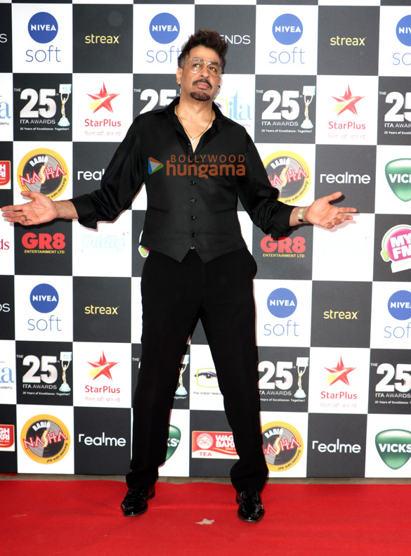 photos alia bhatt daisy shah manoj bajpayee and others grace the red carpet of the 25th ita awards 4 2