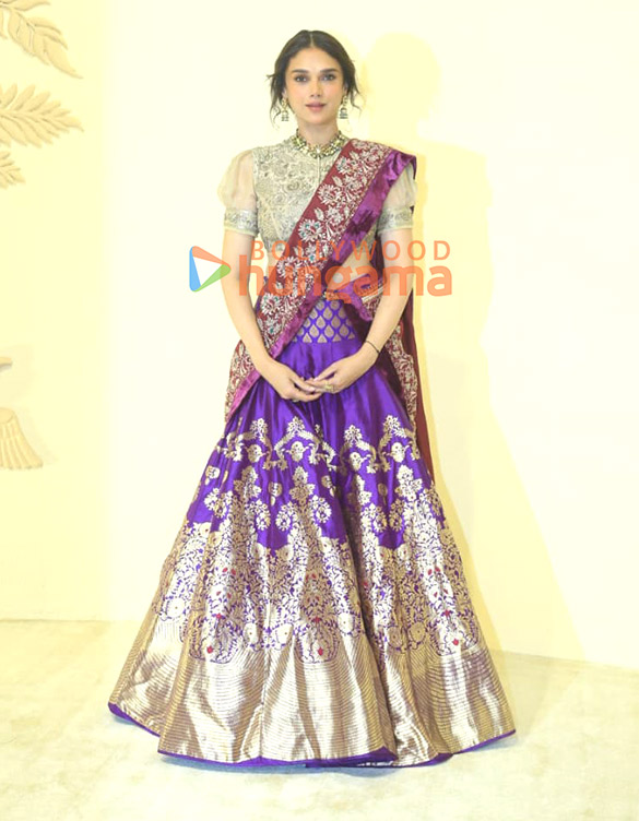 photos ananya panday janhvi kapoor gauri khan jackie shroff and others snapped at swadesh event 6
