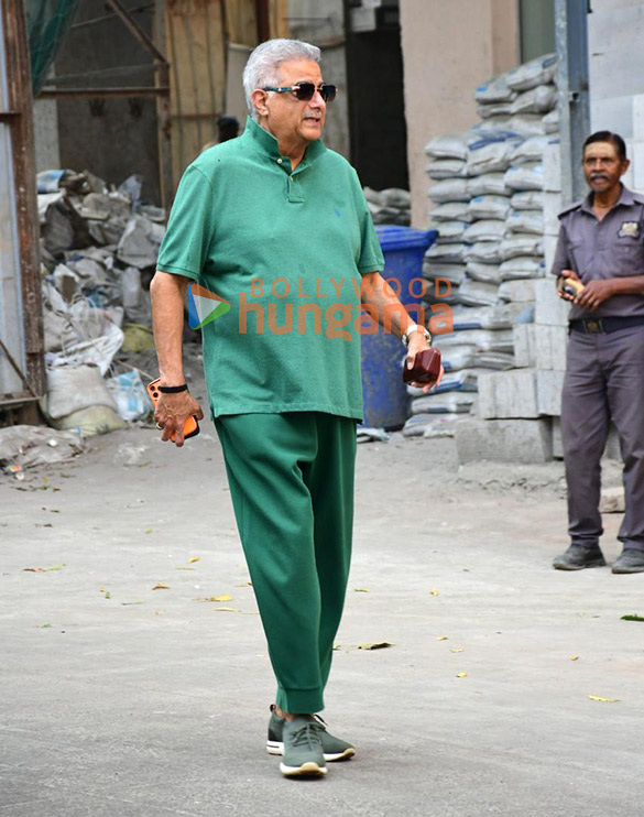 photos boney kapoor snapped walking on the street in khar 3
