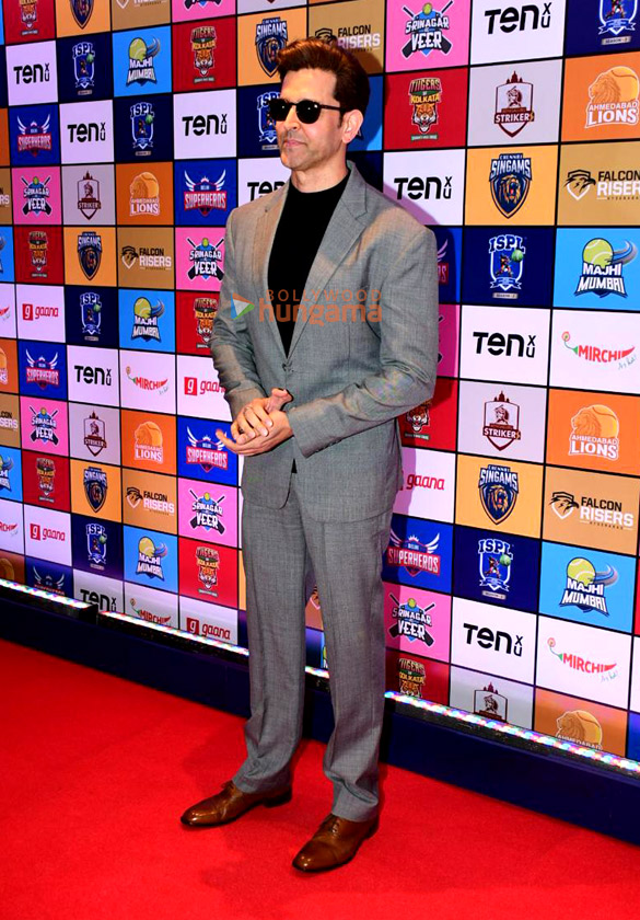 photos hrithik roshan ajay devgn akshay kumar saif ali khan and others grace the season 3 player auction of indian street premier league ispl 5125 5