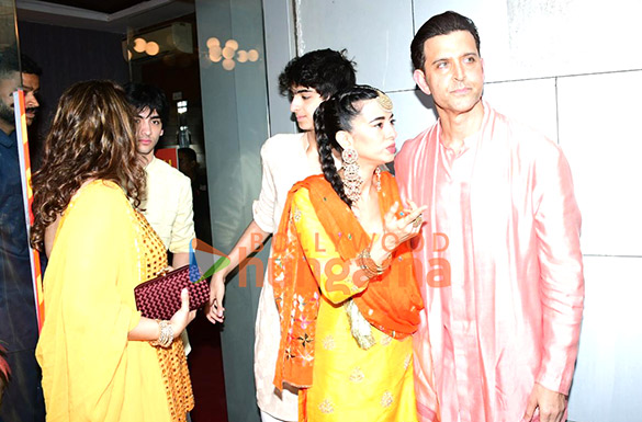 photos hrithik roshan and saba azad and others snapped in bandra 4