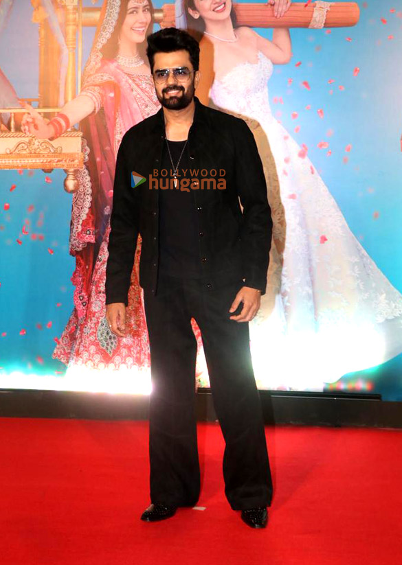 photos kapil sharma tiger shroff ameesha patel and others grace the premiere of kis kisko pyaar karoon 2 16