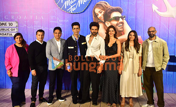 photos kartik aaryan ananya panday karan johar and others grace the trailer launch of tu meri main tera main tera tu meri 2