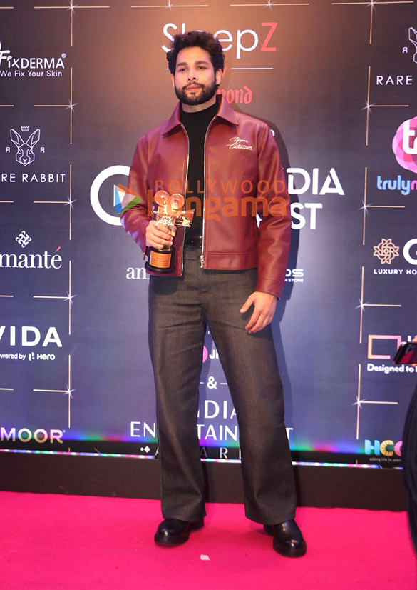 photos kriti sanon ameesha patel ahaan panday aneet padda elnaaz norouzi sanjeeda sheikh and others grace the red carpet and awards ceremony of bollywood hungama ott india fest 2025 00 10