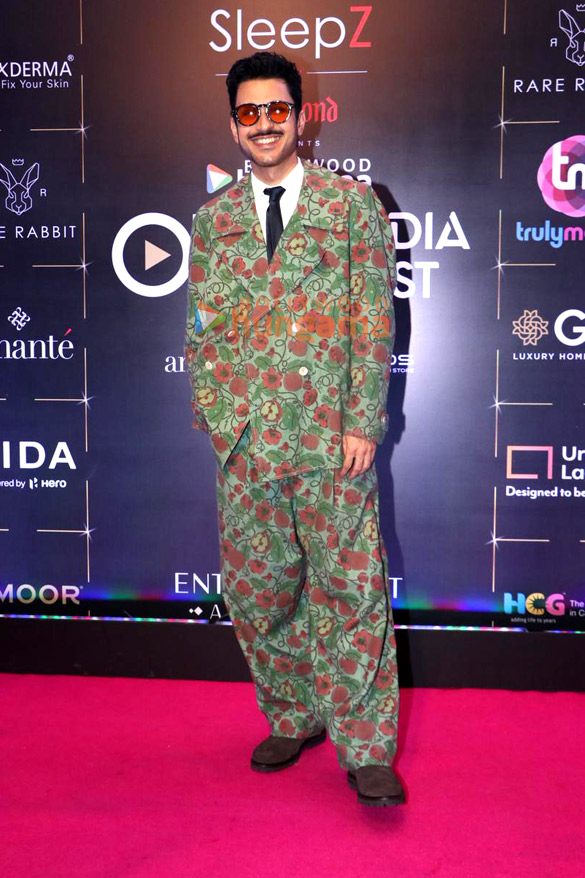 photos kriti sanon sanjeeda sheikh and others grace the red carpet and awards ceremony of bollywood hungama ott india fest 2025 1034 12