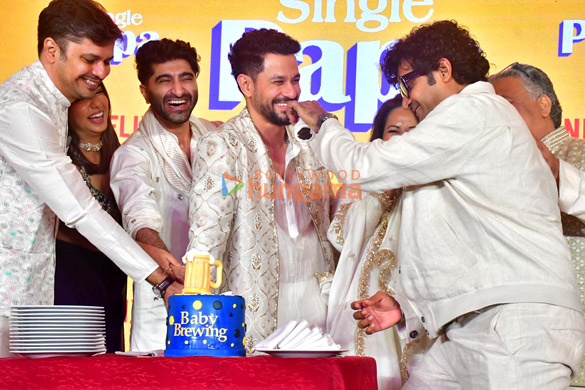 photos kunal kemmu prajakta koli neha dhupia and others grace the trailer launch of single papa 8