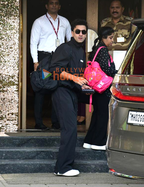 photos ranbir kapoor and alia bhatt snapped at kalina airport 4 4