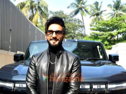 Photos: Ranveer Singh snapped outside Juhu PVR