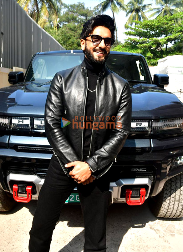 photos ranveer singh snapped outside juhu pvr 5