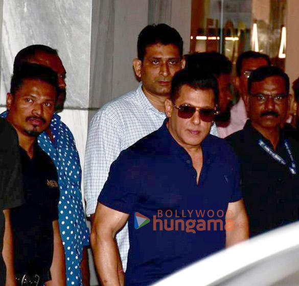 Photos: Salman Khan, Arbaaz Khan, Salim Khan, Helen and others snapped at Sohail Khan’s birthday party in Bandra Photos: Salman Khan, Arbaaz Khan, Salim Khan, Helen and others snapped at Sohail Khan’s birthday party in Bandra